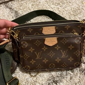 Louis Vuitton multi pochette accesoire khaki .